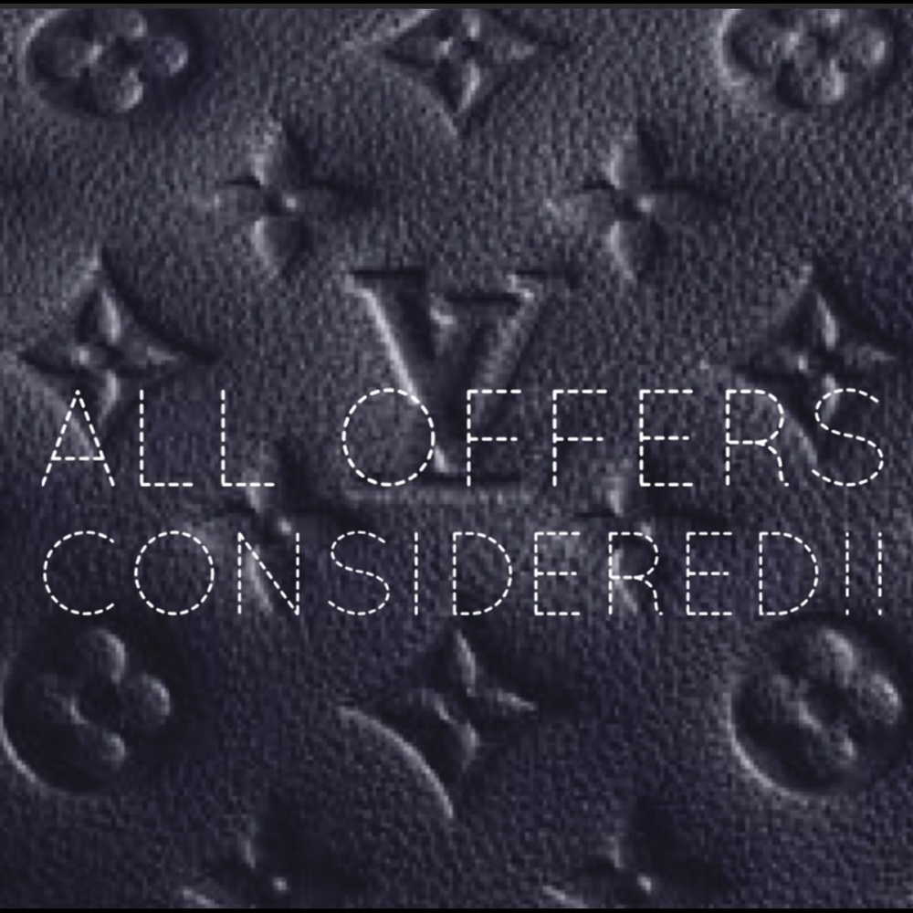 All offers considered 🌹🖤